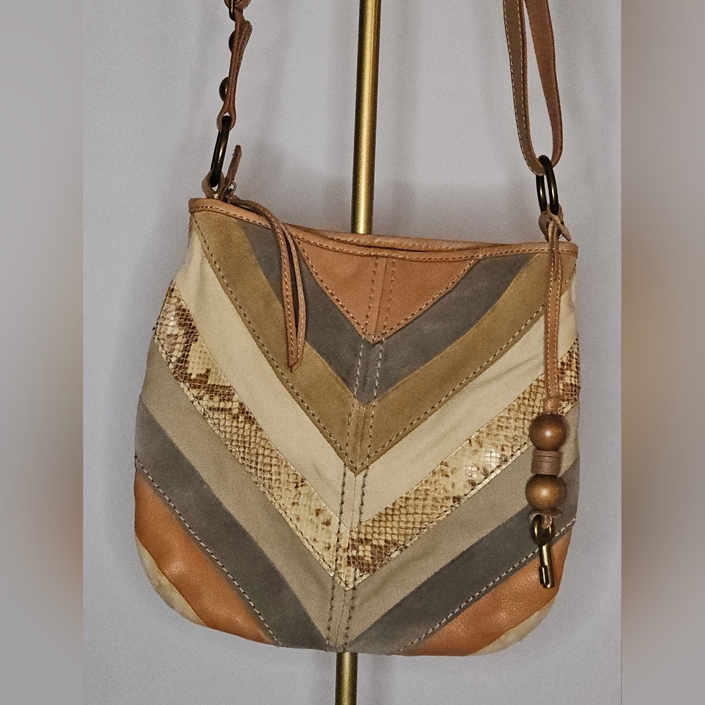 Fossil Chevron Crossbody Bag in Tan and Cream - Picture 2 of 13